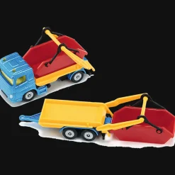 Ciężarówka z pojemnikiem i przyczepą