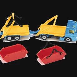 Ciężarówka z pojemnikiem i przyczepą