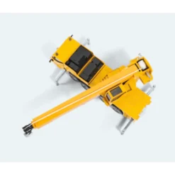 Samochód strażacki z dźwigiem